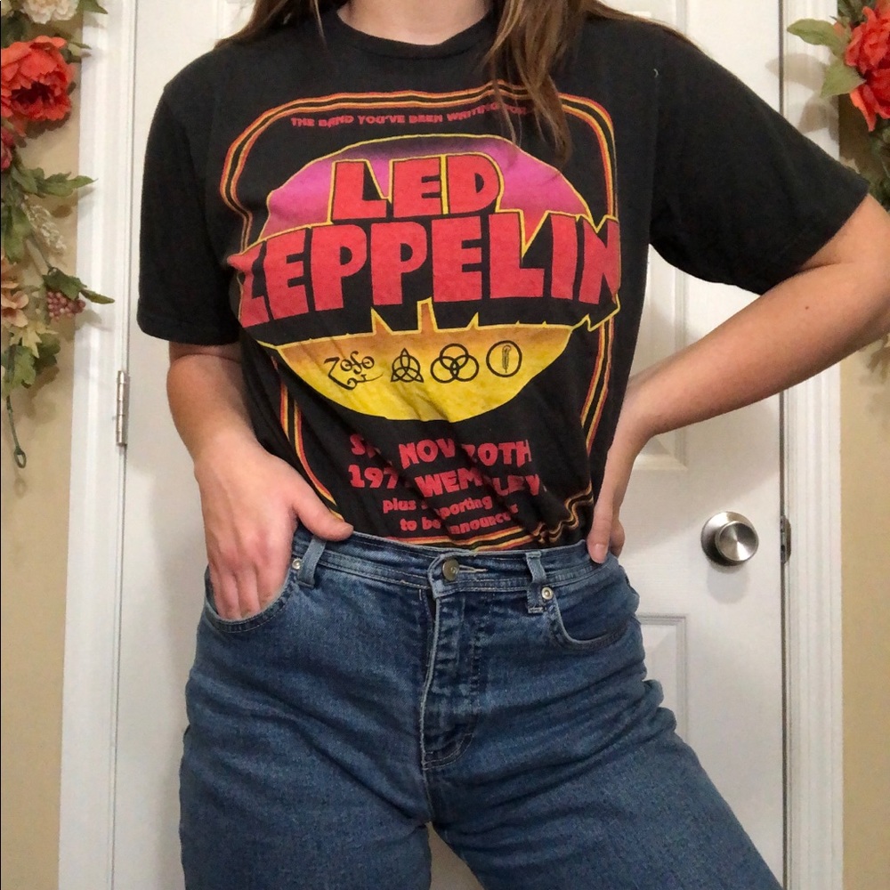 Led Zeppelin band shirt 🎸